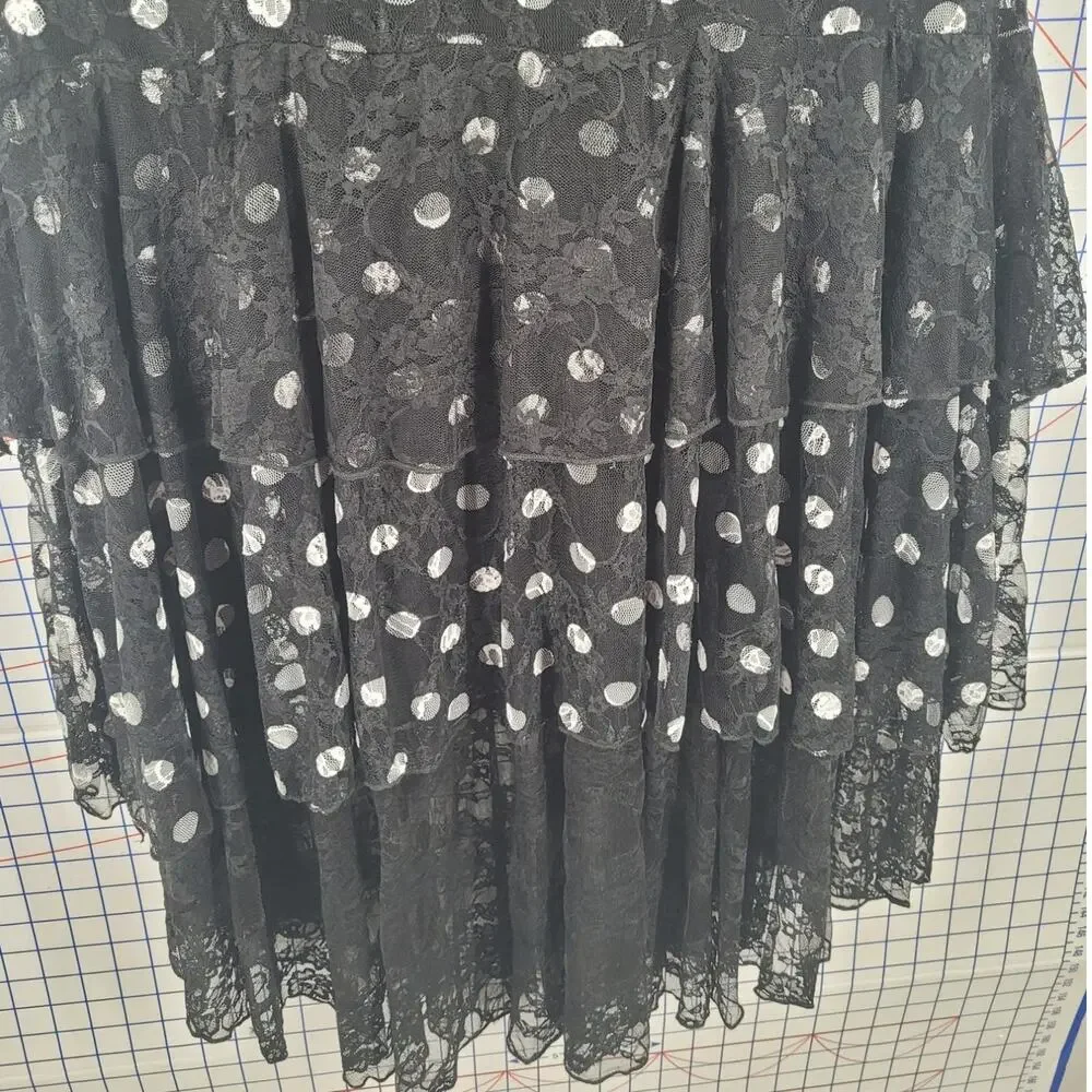 Pyramid collection lace